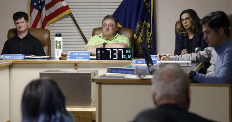 Tangent mayor accused of sex abuse, official misconduct