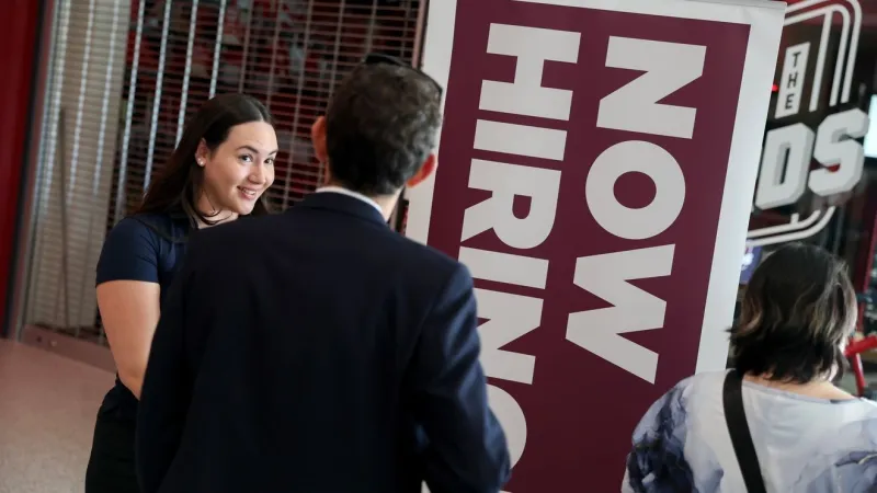 Oregon unemployment rate holds at 5.0% in September as payrolls rise 5,800 jobs