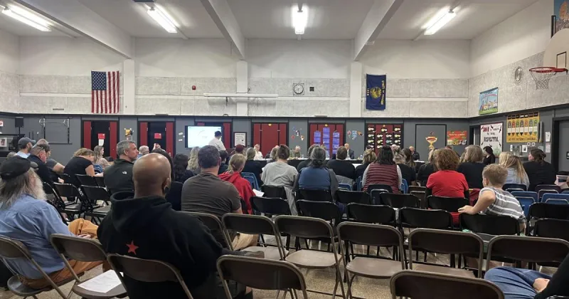 Community gives input on Fir Grove Elementary School during Roseburg School Board meeting