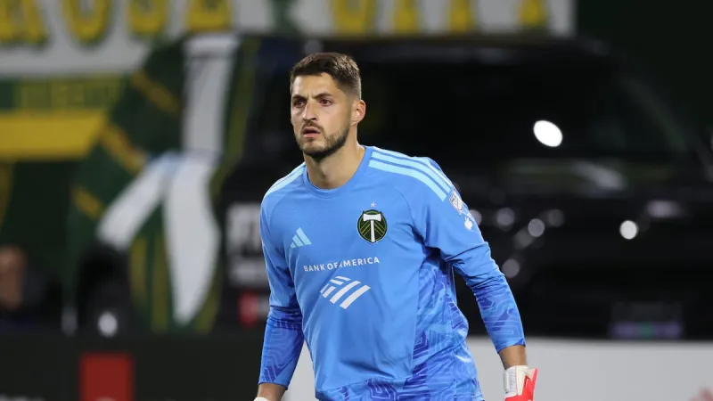 Galaxy blank Timbers 2-0 as Portland's autumn cold streak continues