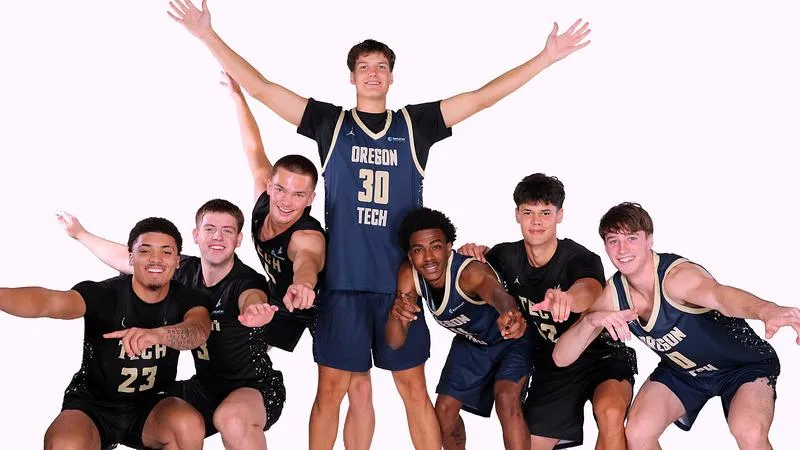 Hustlin' Owls Picked 4th in CCC Preseason Poll