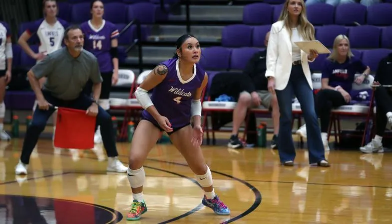 Volleyball's comeback effort falls short against Whitman in four sets