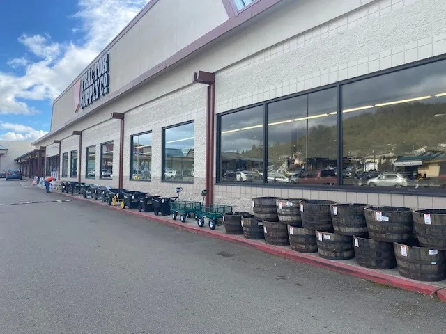 ROSEBURG TRACTOR SUPPLY HOSTING PET ADOPTION EVENT NOVEMBER 7TH