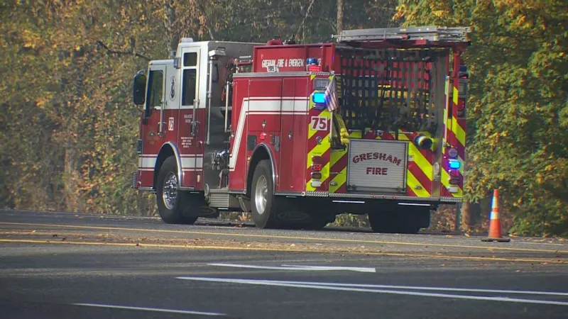 Grass fire impacts traffic on Highway 26 east of Gresham