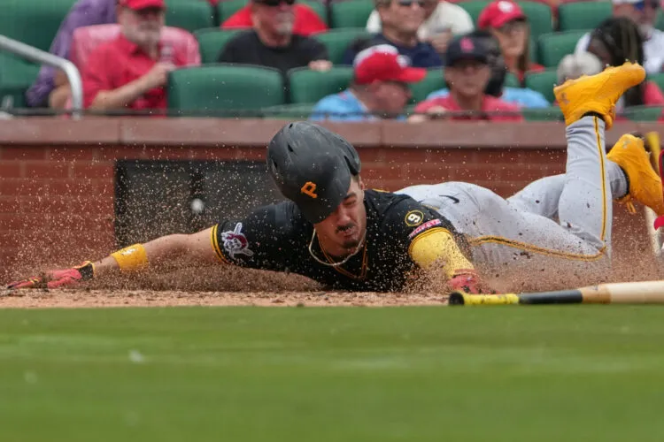 Pirates beat Cardinals 6-2