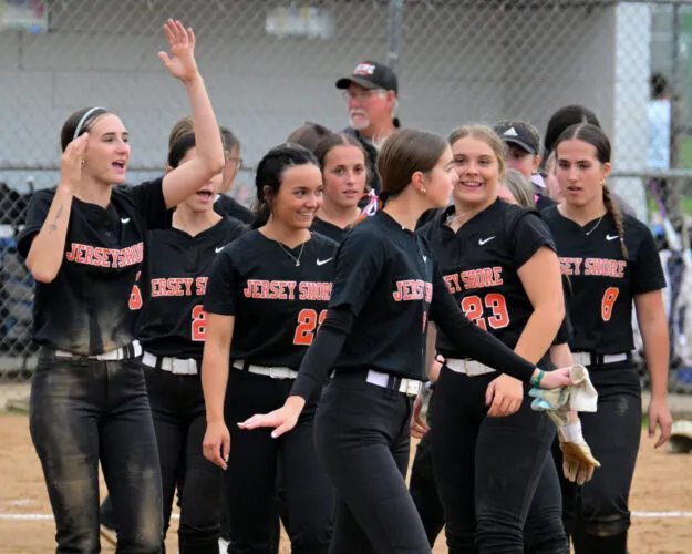 Shore softball roars past Midd-West behind 20 hits, advances to D4 AAAA championship