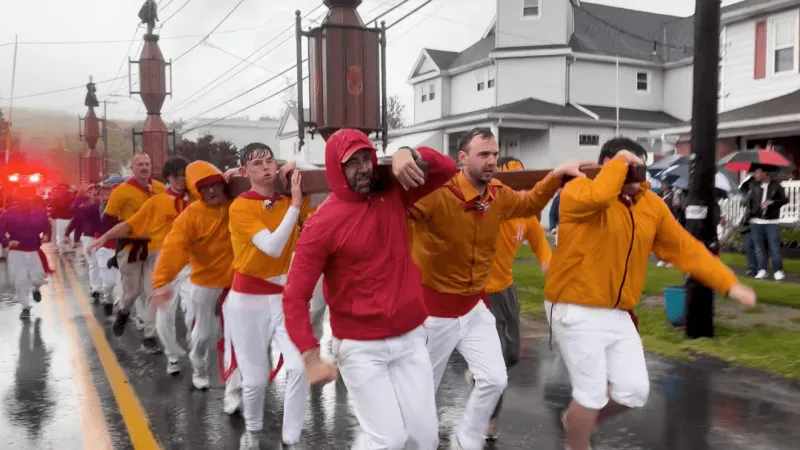 A rainy Race of the Saints sees hundreds flood Jessup