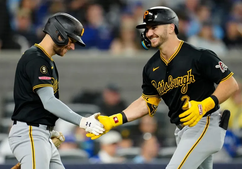 Oneil Cruz and Spencer Horwitz power the Pirates to a sweep-averting win in Toronto