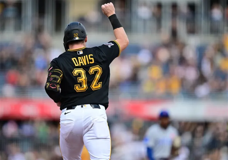 Henry Davis' 7th-inning homer lifts Pirates to series-opening win over Cubs