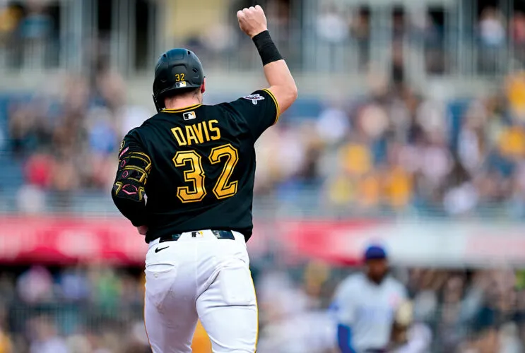 Davis' homer lifts Bucs over Cubs