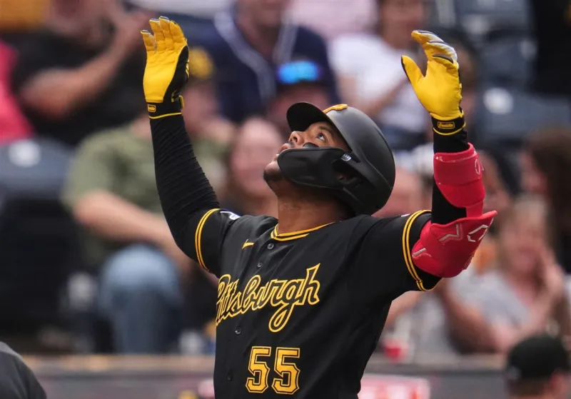 5-run first inning, Esmerlyn Valdez's homer help Pirates hammer Cubs