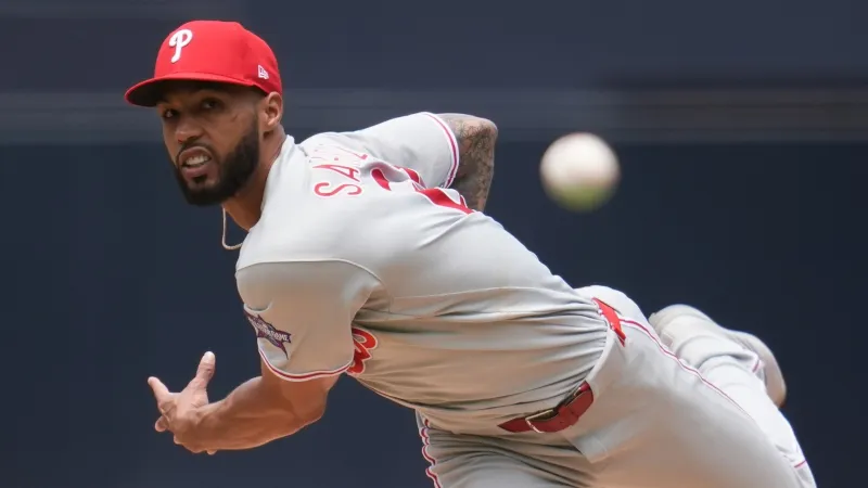 Phillies pitcher passes hall of famer for scoreless innings streak