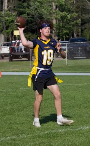 Ike holds Blue-Gold intersquad scrimmage