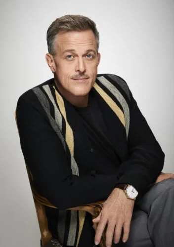 Gardell brings unique comedy to Warren