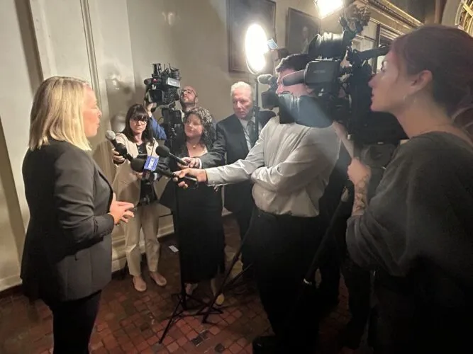 Divided state House passes school cell phone ban