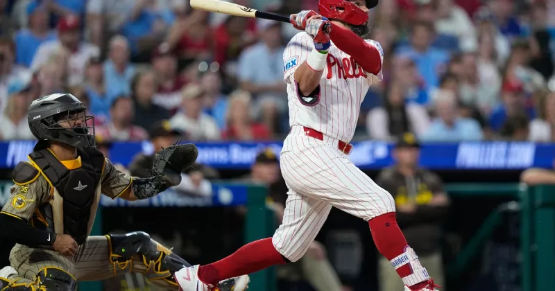 Snchez's scoreless streak ends, but Schwarber, Realmuto homer as Philadelphia Phillies beat Padres