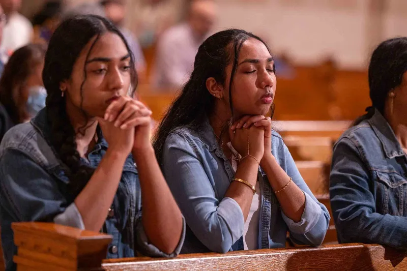 Faithful join in rosary for peace in Washington as pope leads the Marian devotion for world