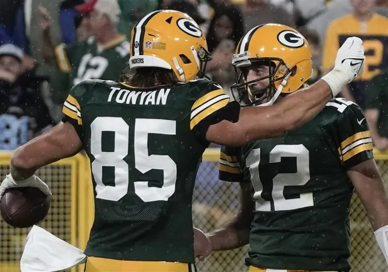 Steelers add veterans Robert Tonyan and Jamin Davis to their offseason roster