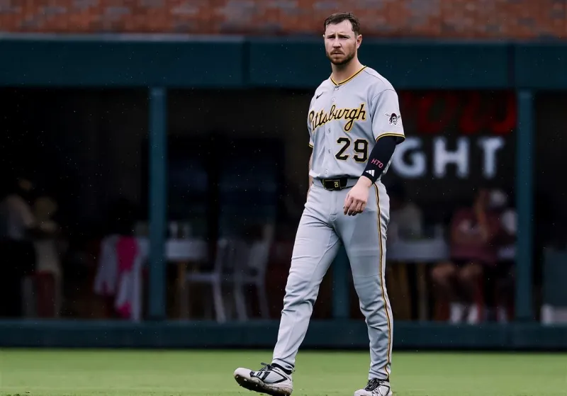 Offense can't find clutch hit as Pirates get swept by Braves