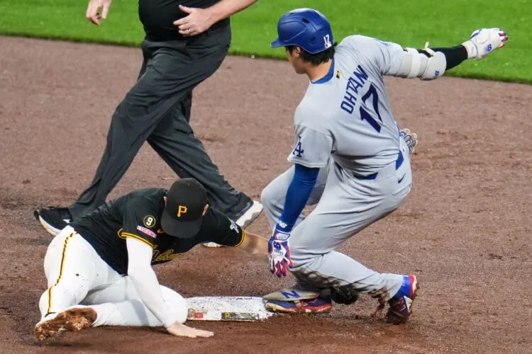 Dodgers score 10 runs in seventh in Pittsburgh