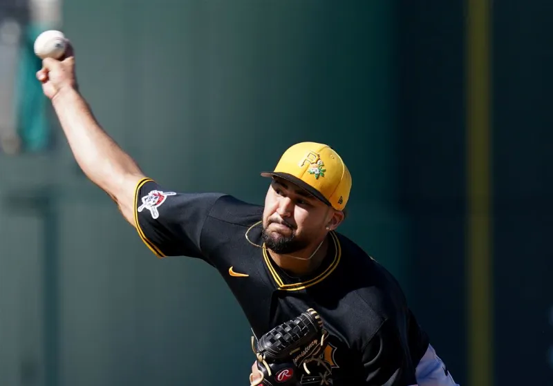 Source: Pirates to call up No. 7 prospect Antwone Kelly to help bullpen
