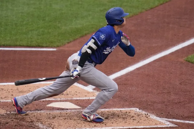 Ohtani homers as Dodgers beat Pirates