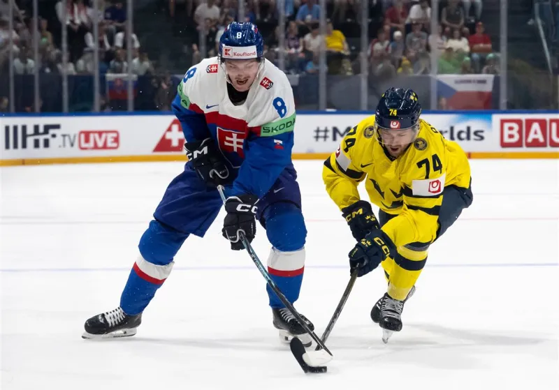 The Penguins have signed weekend trade acquisition Oliver Okuliar to a 1-year deal