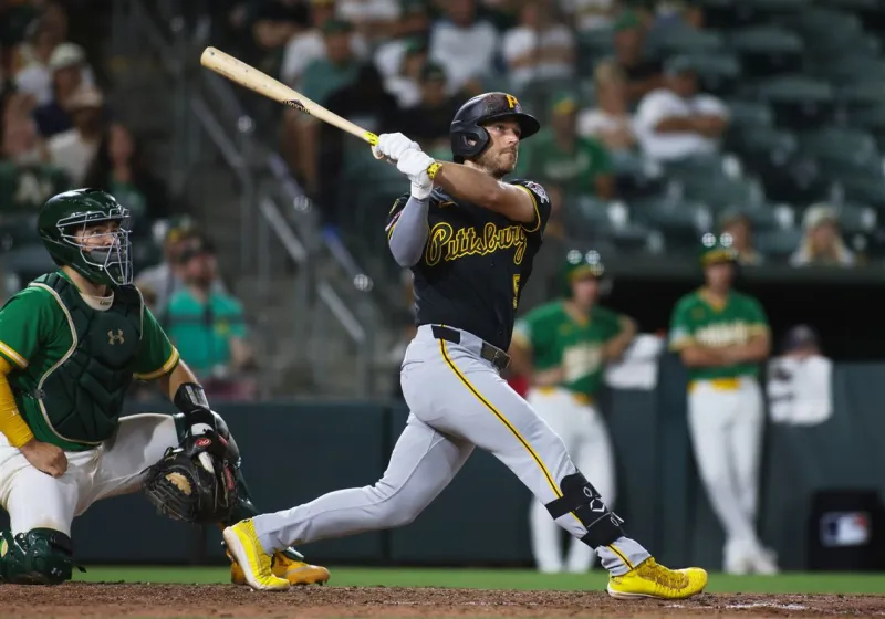 Bryan Reynolds' two-homer game, Brandon Lowe's blast in the ninth inning lead Pirates to comeback win against Athletics