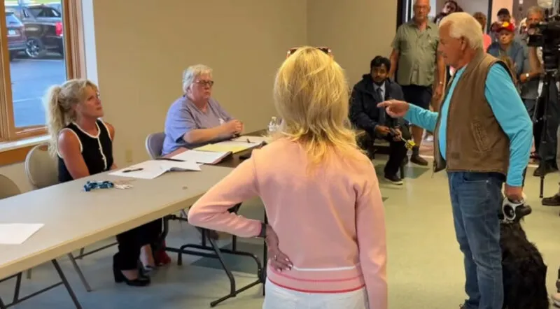Businessman drops by Muncy Township supervisors meeting to dispel 'gossip'