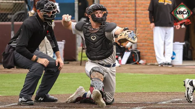 Luchovick Earns ABCA Defensive All-Region Honors