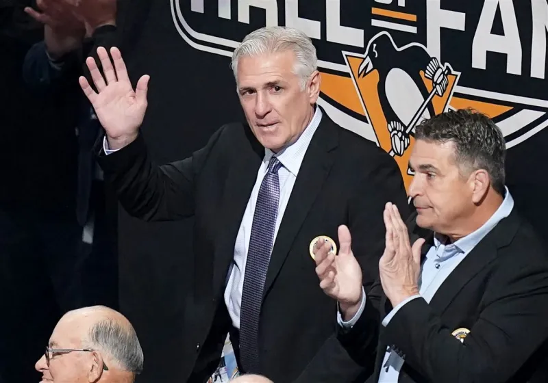 The Penguins hire Ron Francis, bringing back the Stanley Cup champ as a special advisor