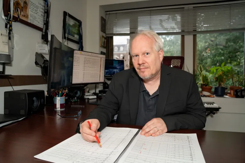 Prof. Kirk O'Riordan honors Bicentennial with new composition