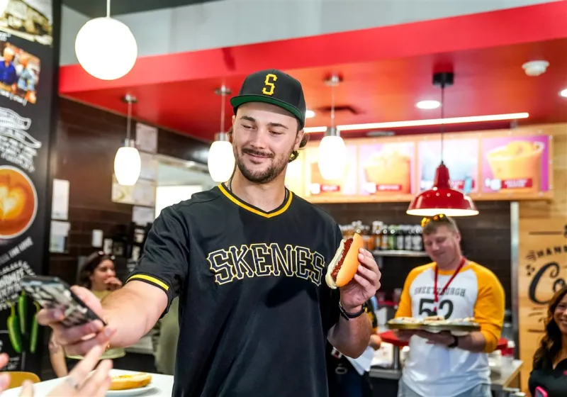 Pirates pitcher Paul Skenes introduces a supersized hot dog at Sheetz in Shaler