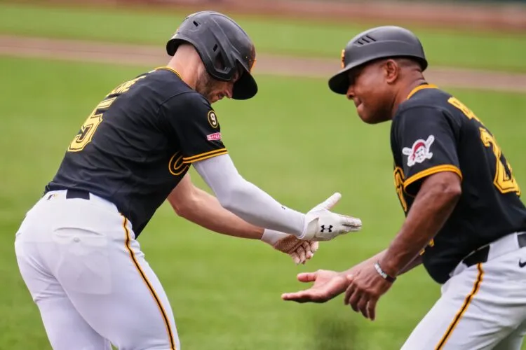 Pirates homer past Mariners