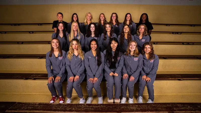 Women's Swimming Earn CSCAA Scholar All-America Team Honors, Renshof and Hazebroek Earn CSCAA Individual Scholar All-America Honors
