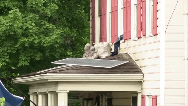 911: Kitten, iguanas killed in afternoon fire at Bedford home