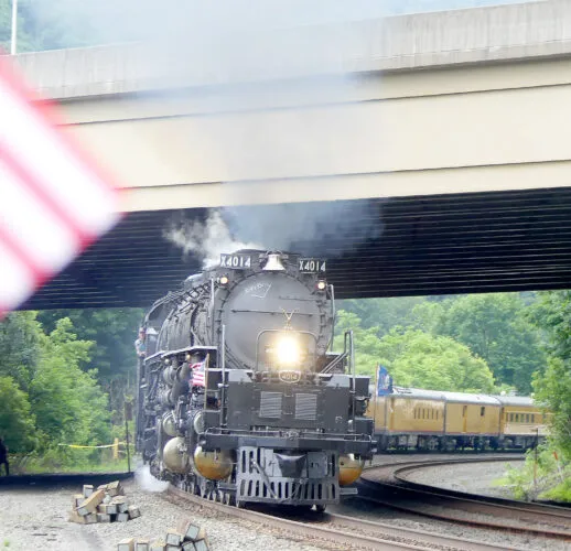 Big Boy rolls into town: Engine makes historic stop in Altoona