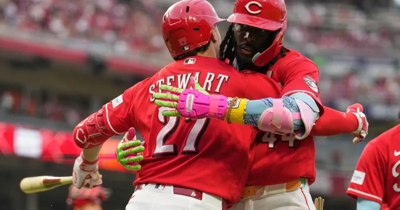 Cincinnati Reds hit 5 homers to crush Philadelphia Phillies in 11-5 win