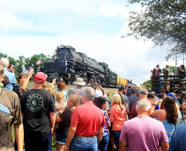 A fond farewell: Thousands turn out in Cresson for Big Boy's send-off