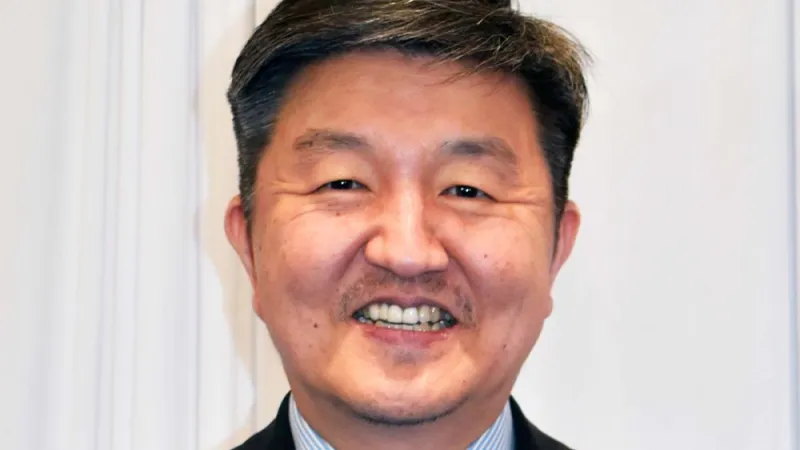 Jungwoo Ryoo named associate dean for adult education at Penn State Altoona