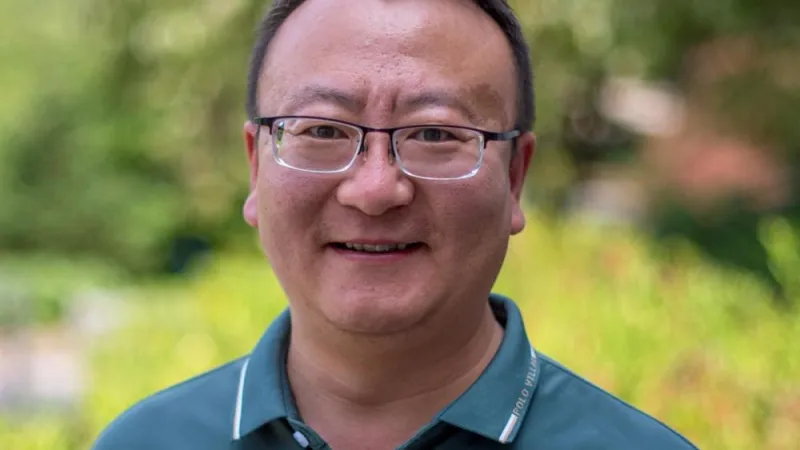 Geography faculty member earns national research award