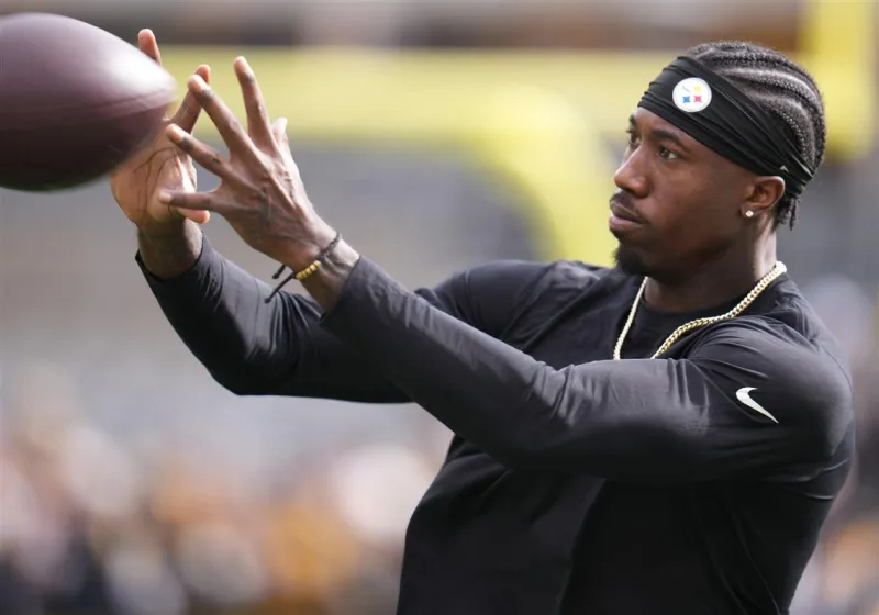 WATCH: What does the Steelers' hold-in history tell us about the Joey Porter Jr. situation?