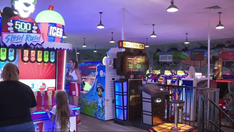 814 Lanes and Games holds first Summer Smash in Johnstown