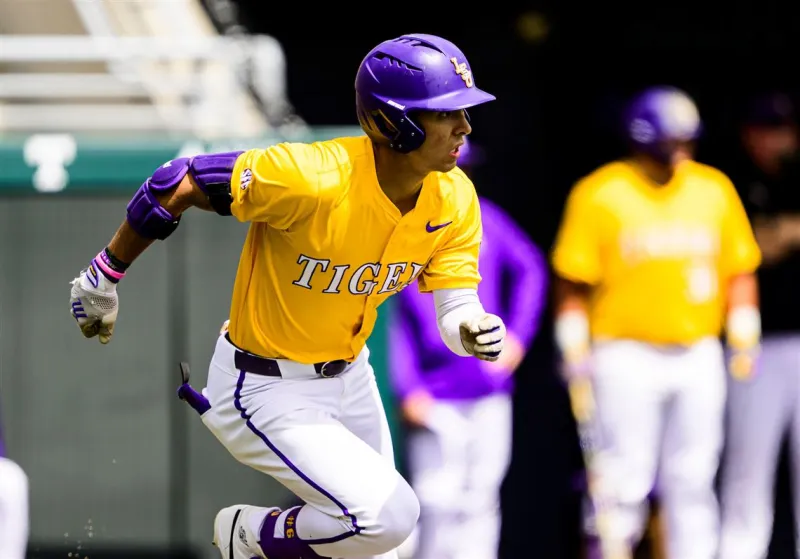 Pirates officially sign first-round draft pick Derek Curiel