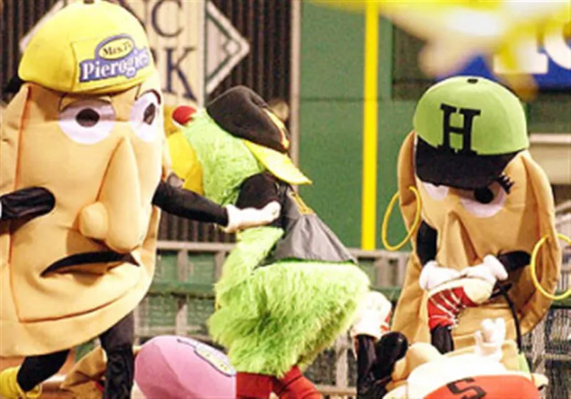 What it's like running in the Pirates' Great Pittsburgh Pierogy Race