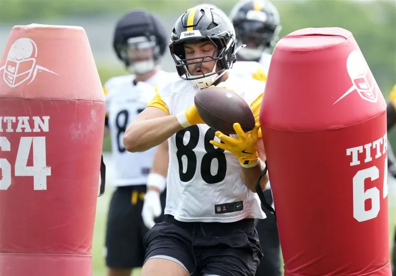 Steelers camp observations: The Aaron Rodgers-Pat Freiermuth connection is starting to heat up