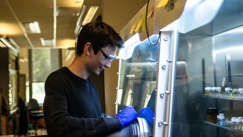 Creating chemical reactions that run on oxygen, produce only water as waste