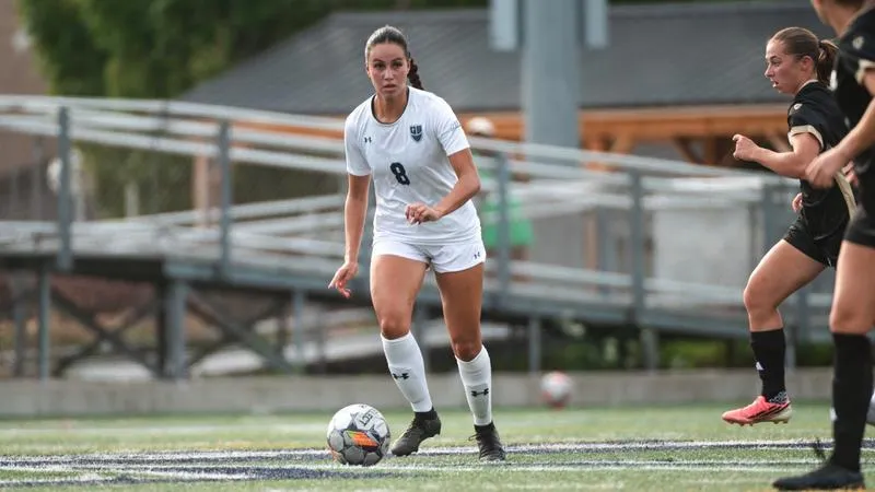 Women's Soccer Drops Season Opener to Oakland