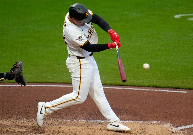 Unlikely Pirates lineup pushes the team to first series win in weeks, beating the Red Sox