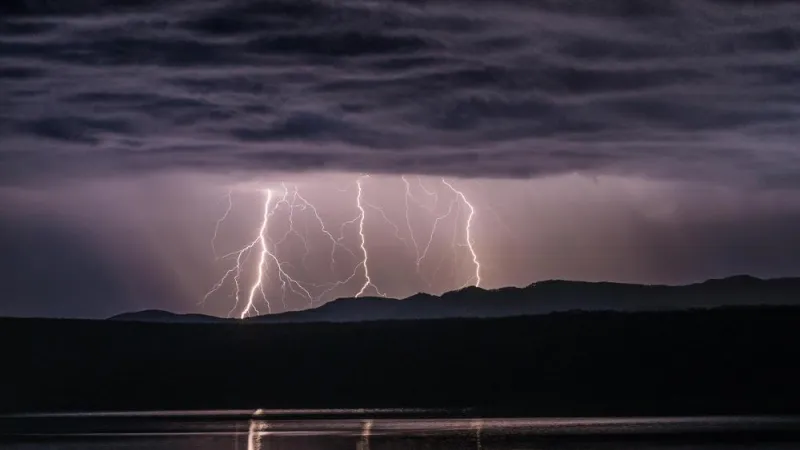 Thunderquakes: A new way to image the Earth's subsurface